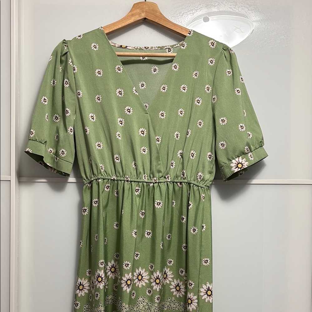 Green Puff Sleeve V-Neck Sundress